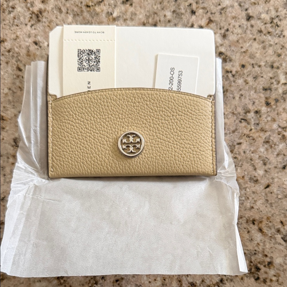 Tory Burch Robinson Leather Card case in Beige